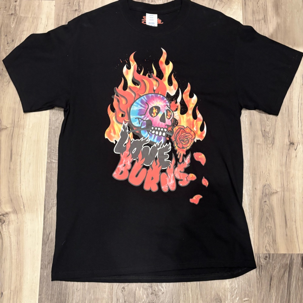 Edgy Graphic Tee || Baggy Tee Medium
